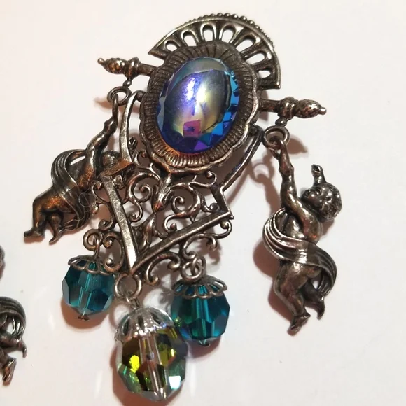 1980s Runway Style Cherub Aurora Borealis Long Earrings - Picture 4 of 7